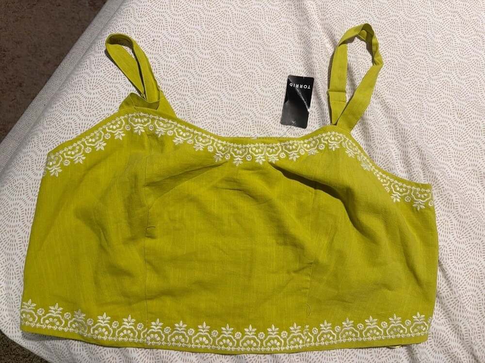 Torrid Belle Isle Sweetheart Crop Size 2